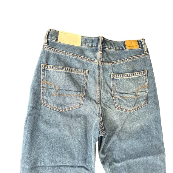 NWT American Eagle women's Mom Jean  medium wash Size 6S High Rise - Picture 8 of 12